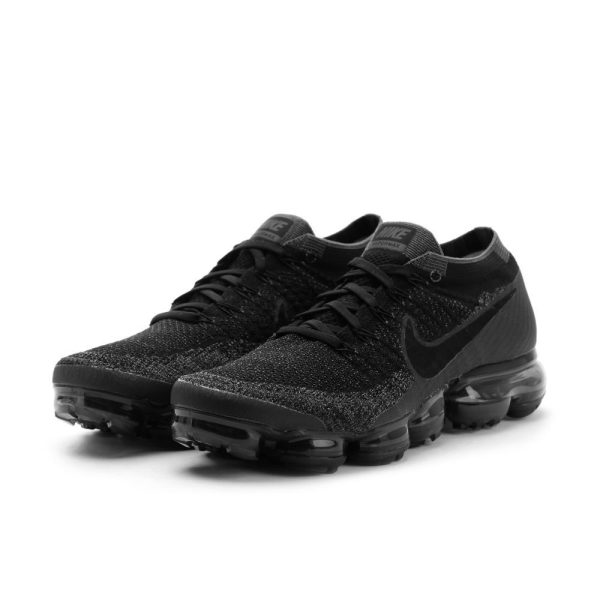 triple black vapormax men