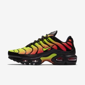 кроссовки Nike Wmns Air Max Plus TN SE (AQ9979-001) черного цвета