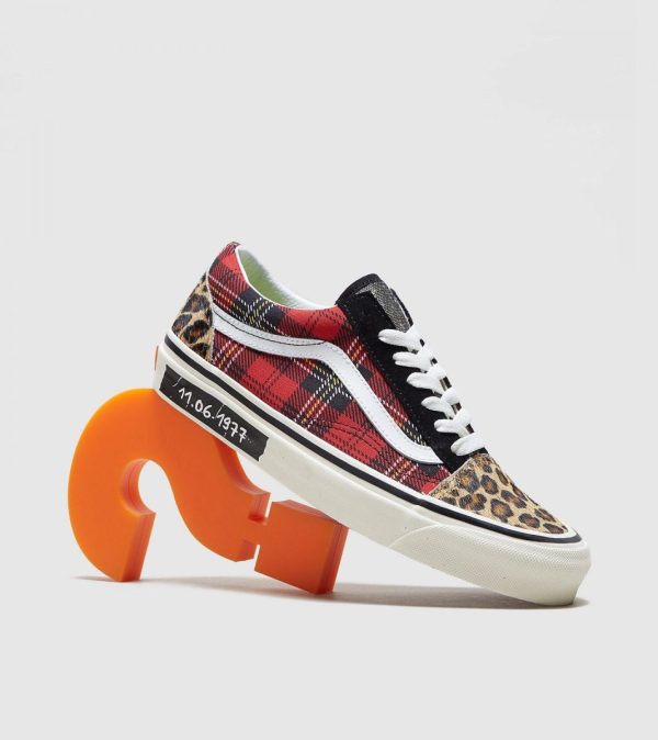 Vans Old Skool 'English Invasion' Women's - Exclusive (VN0A38G203X)