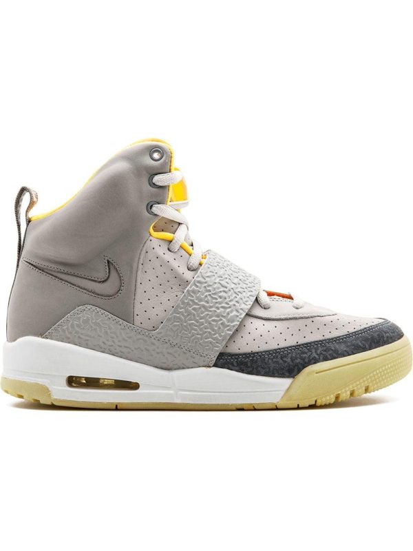 Nike  Air Yeezy (366164-002)