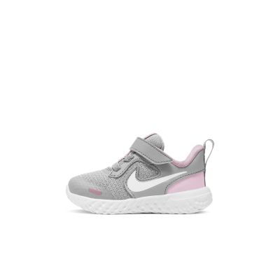 nike revolution 5 bq5673