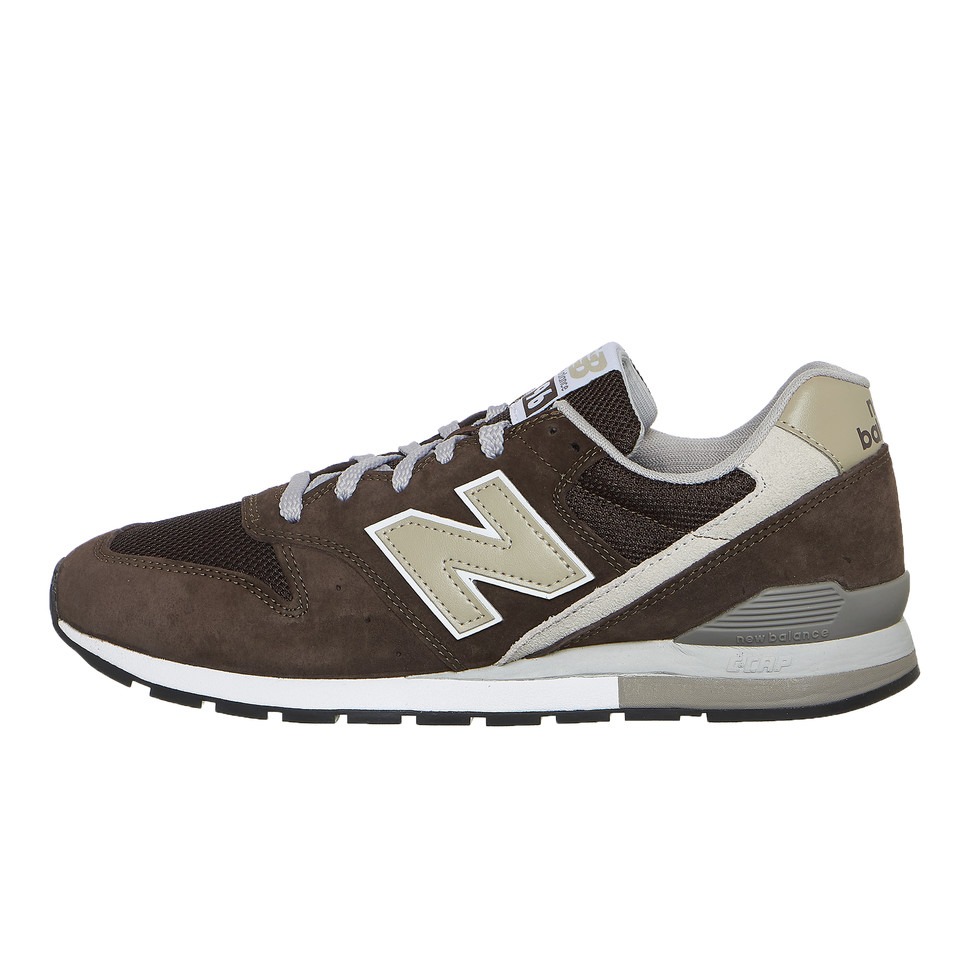 black new balance roav