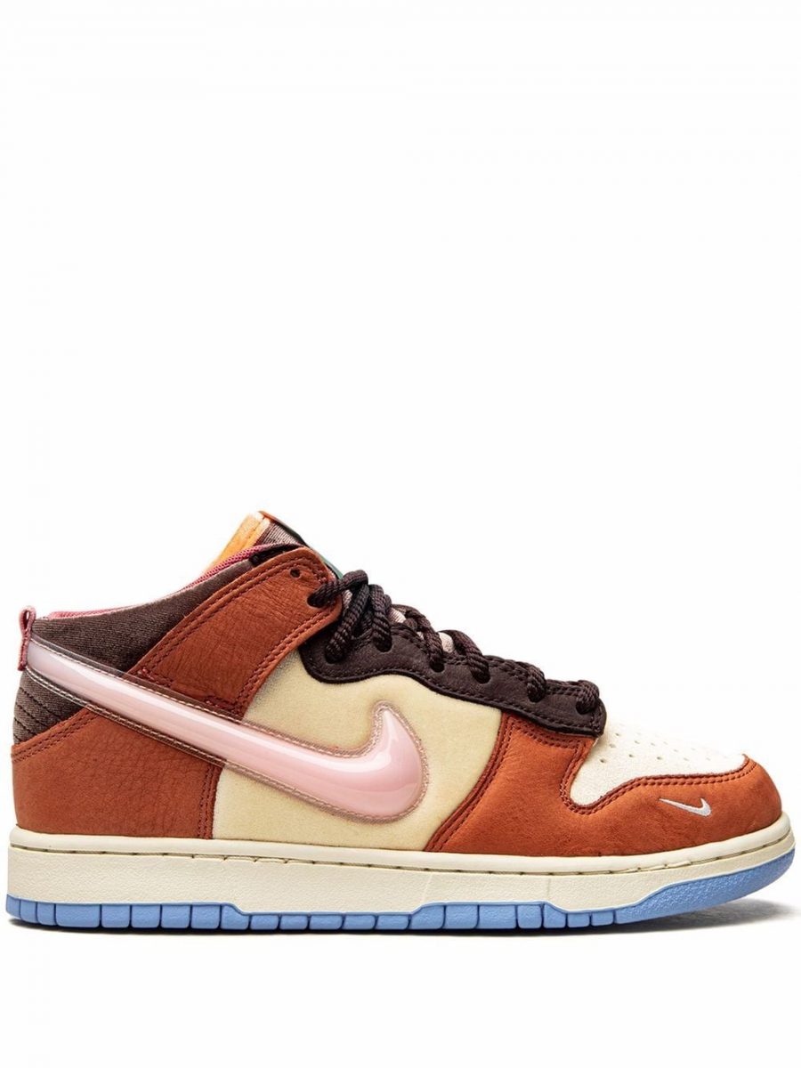 nike dunk mid chocolate milk on feet