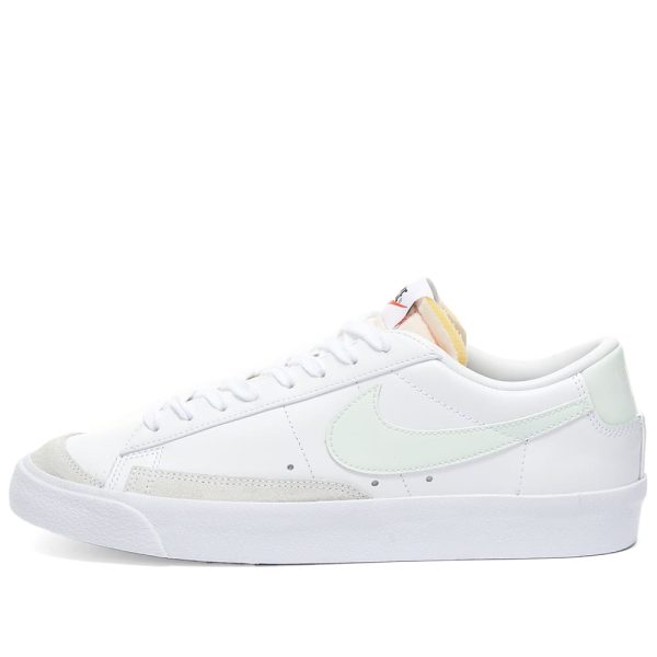 Nike Men's W Blazer Low 77 Vintage (DC4769-111) белого цвета