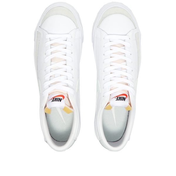 Nike Men's W Blazer Low 77 Vintage (DC4769-111) белого цвета