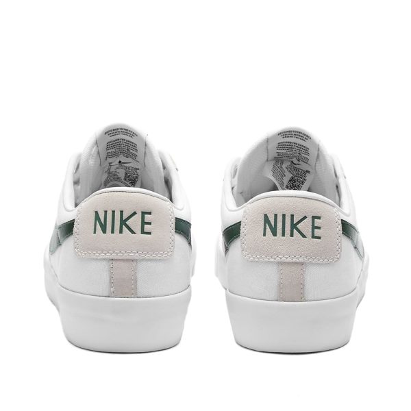 Nike SB Men's Zoom Blazer Low Pro Gt (DC7695-102) белого цвета