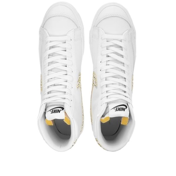 Nike Women's Blazer Mid 77 SE W (DH9633-100) белого цвета