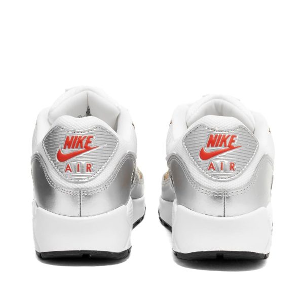 Nike Women's Air Max 90 SE W (DJ6208-100) белого цвета