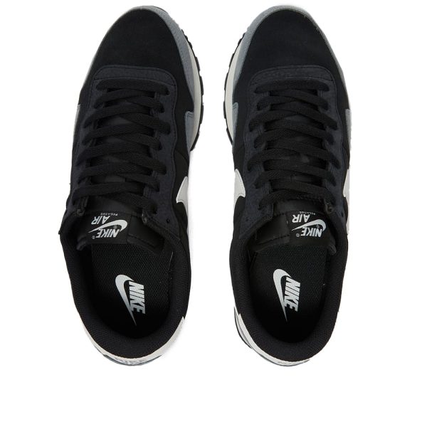 Nike Men's Air Pegasus 83 Premium (DN1790-001) черного цвета