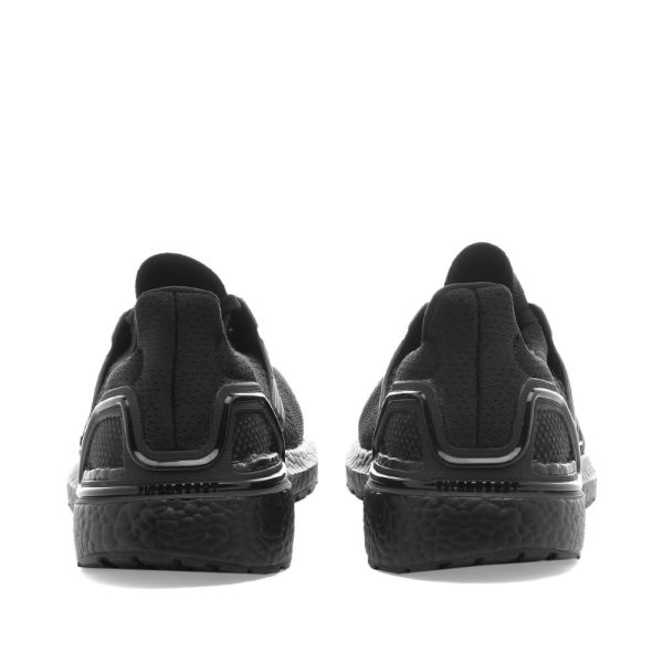 Adidas Men's Ultraboost 19.5 DNA (GW8773) черного цвета