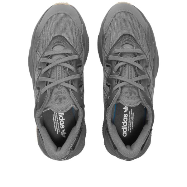 Adidas Men's Ozweego (GX1832) черного цвета