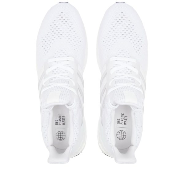 Adidas Men's Ultraboost 1.0 (HQ4202) белого цвета