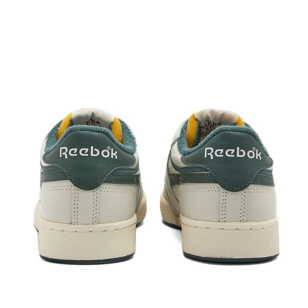 Reebok Men's Club C Revenge Vintage (IE1958) зеленого цвета