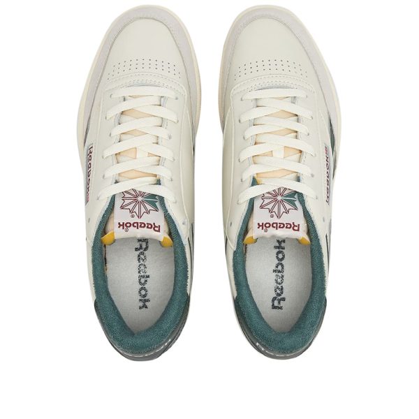 Reebok Men's Club C Revenge Vintage (IE1958) зеленого цвета