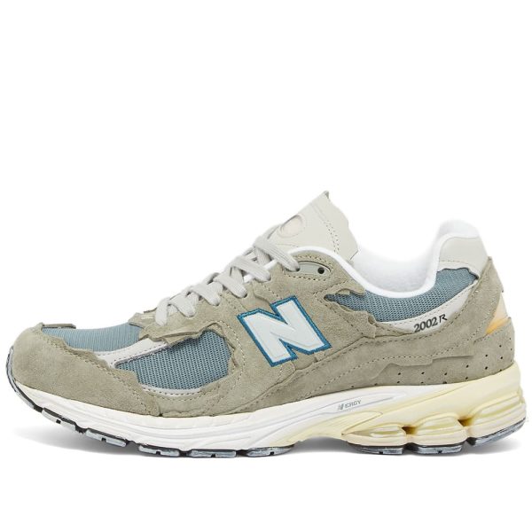 New Balance Men's M2002RDD (M2002RDD) серого цвета