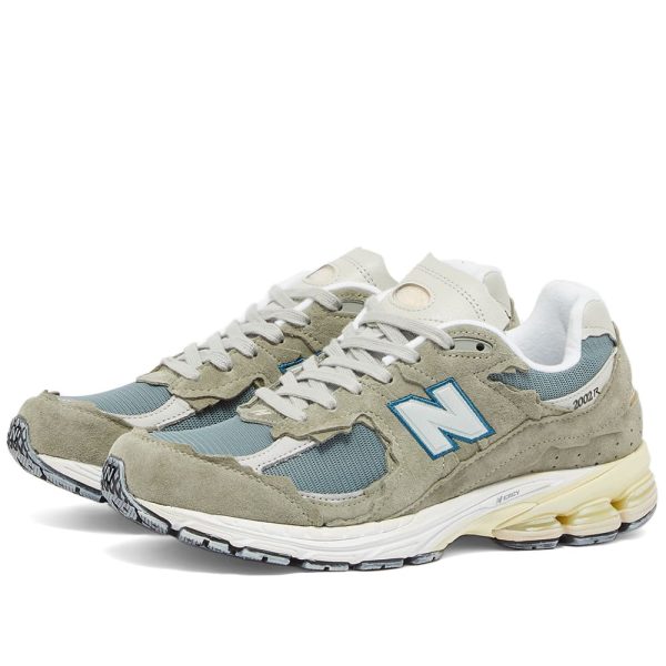 New Balance Men's M2002RDD (M2002RDD) серого цвета