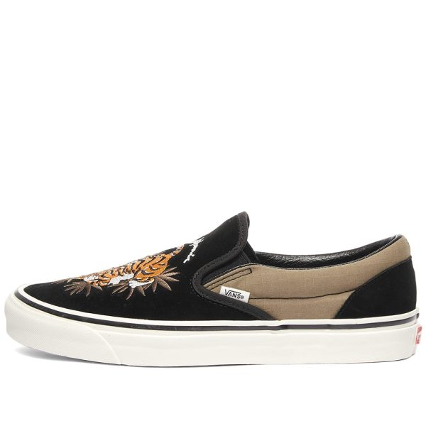 Vans UA Classic Slip-On 98 DX (VN0A3JEX9R81)  цвета