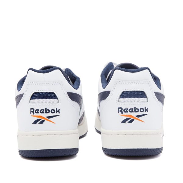 Reebok BB 4000 II (IE6832) белого цвета