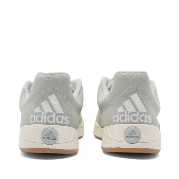 Adidas Adimatic (IE9863) белого цвета