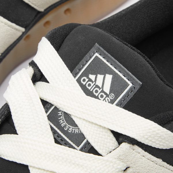 Adidas Adimatic (IE2224) белого цвета