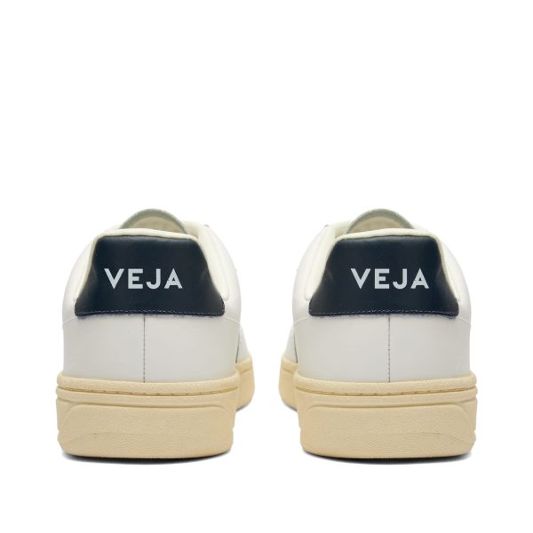 Veja V-12 Leather (XD0203302B) белого цвета