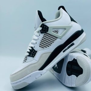 Nike Air Jordan 4 (32140032) белого цвета
