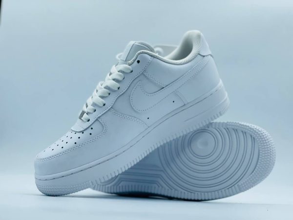 Nike Air Force 1 (32140043) белого цвета