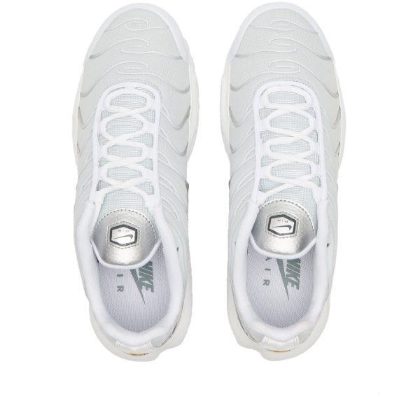Nike WoW Air Max Plus White/Pure Platinum Metallic Silver (FV0952-100) белого цвета
