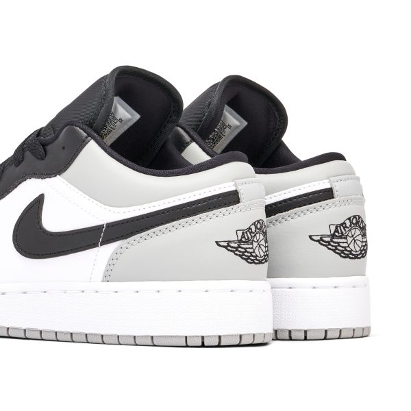 Air Jordan 1 Low Light Smoke Grey (553560-052) серого цвета