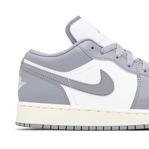 Air Jordan 1 Low Vintage Grey (553560-053) серого цвета