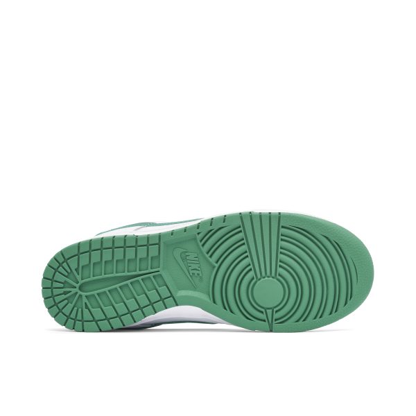 Nike Dunk Low White Lucky Green (DD1503-112) белого цвета