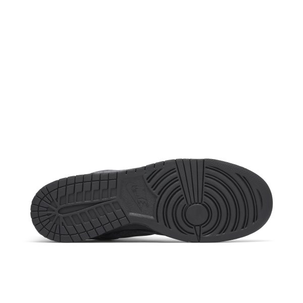 Dover Street Market x Nike Dunk Low Triple (DH2686-002) черного цвета