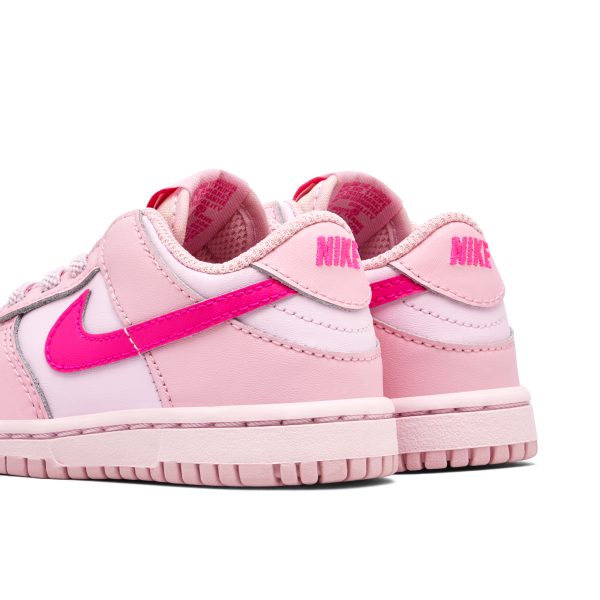 Nike Dunk Low Triple Pink (DH9761-600) розового цвета