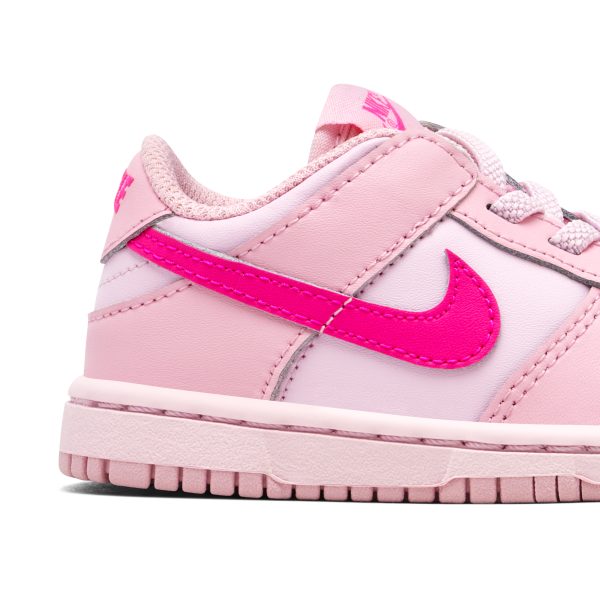 Nike Dunk Low Triple Pink (DH9761-600) розового цвета