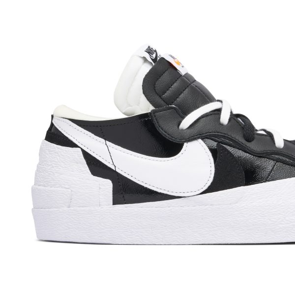 sacai x Nike Blazer Low Black White (DM6443-001) белого цвета