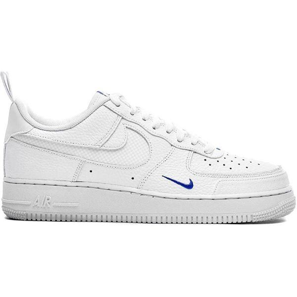 Nike Air Force 1 07 Low LV8 Mini Swoosh White (DN4433-100) белого цвета