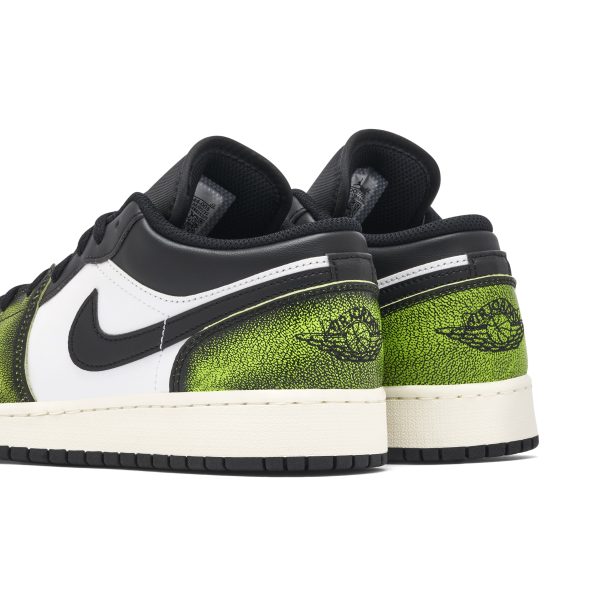 Air Jordan 1 Low White Black Green (DO8244-003) белого цвета