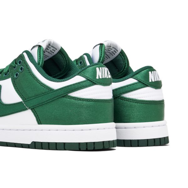 Nike Dunk Low Satin Green (DX5931-100) зеленого цвета