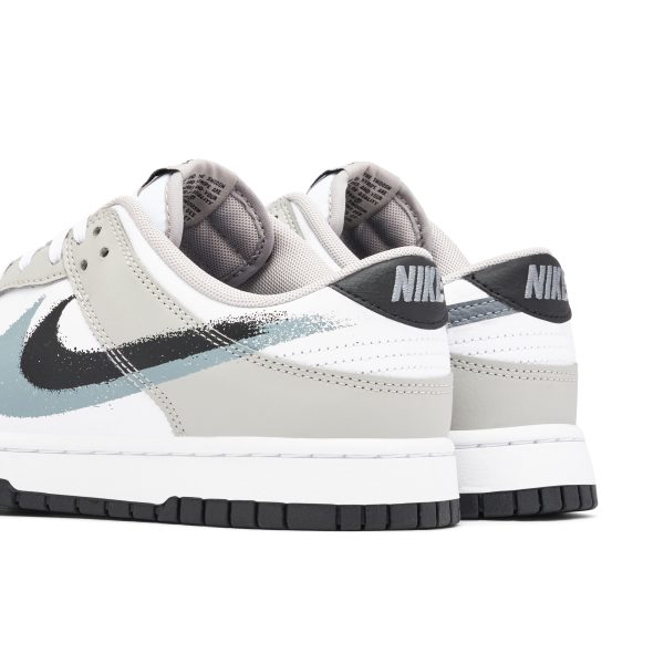 Nike Dunk Low Spray Paint Swoosh Grey (FD0661-100) белого цвета