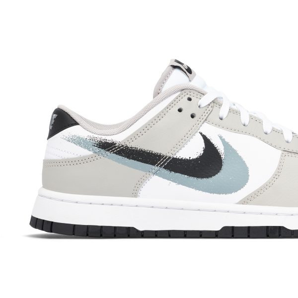 Nike Dunk Low Spray Paint Swoosh Grey (FD0661-100) белого цвета