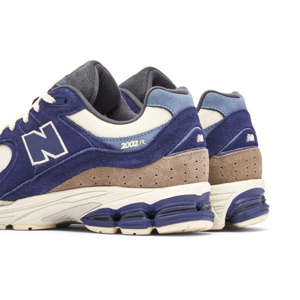 New Balance 2002R Navy (M2002RG) синего цвета