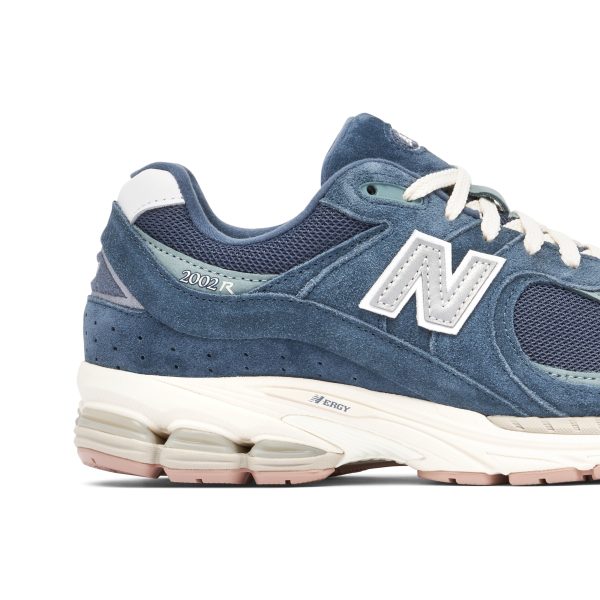 New Balance 2002R Hazy (M2002RHC) голубого цвета