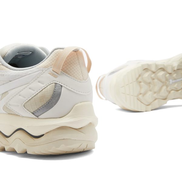 Mizuno WAVE MUJIN TL GTX Summer Sand/White/Mother Of Pearl (D1GA2373-04) белого цвета