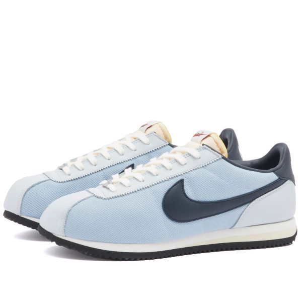 Nike Cortez SE Armory Blue/Pure Platinum/Sail (HF0100-400) голубого цвета