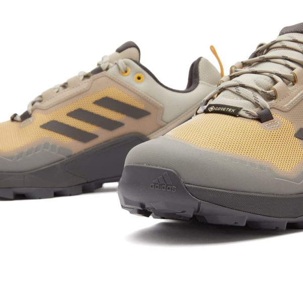 Adidas Terrex Swift R3 GTX Wonder Beige/Charcoal/Semi Spark (IE5064) бежевого цвета