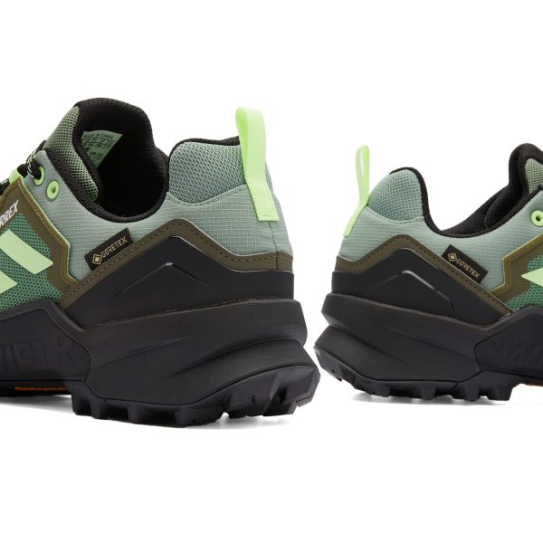 Adidas Terrex Swift R3 GTX Silver Green/Green Spark/Olive Strata (IE5065) зеленого цвета