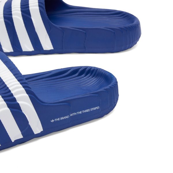 Adidas Adilette 22 Team Royal Blue/White (IF3667) белого цвета