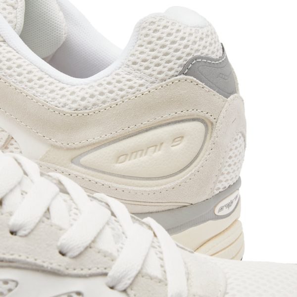 Saucony Progrid Omni 9 White (S70740-11) белого цвета