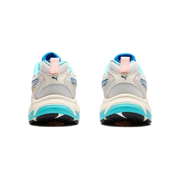 PUMA Morphic (39272424)  белого цвета