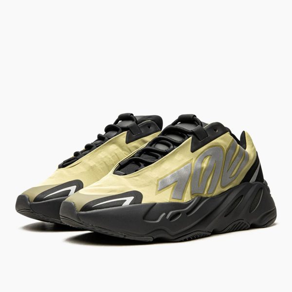 adidas Yeezy Boost 700 MNVN (GW9525-3.5K)